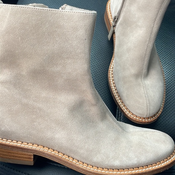 VINCE beautiful boots size 6.5 very confortable - Picture 1 of 5